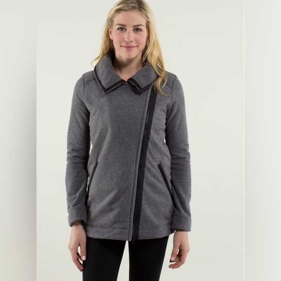 Lululemon Moto Asymmetrical Black Full Zip size 6 - Picture 3 of 10